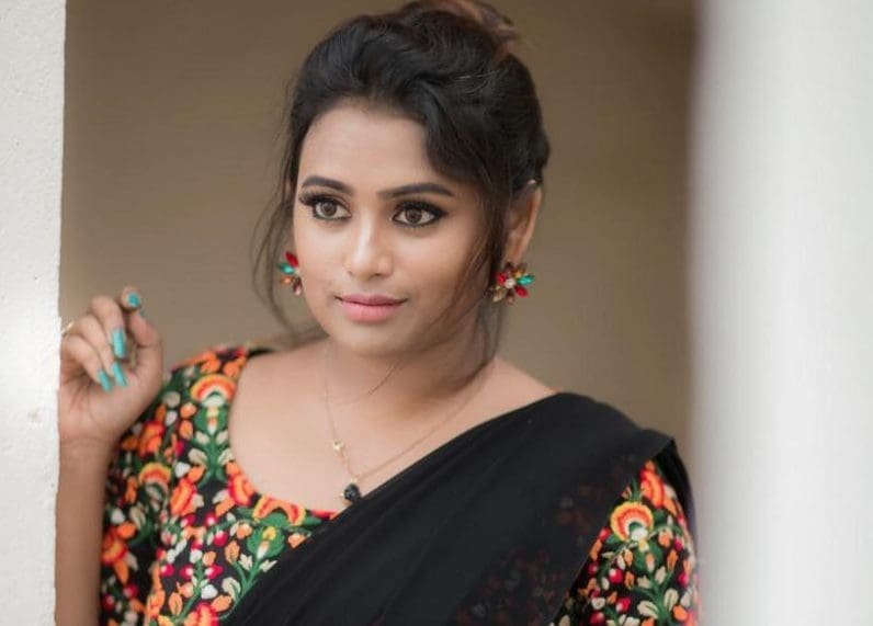 Actress Farina Azad Photos