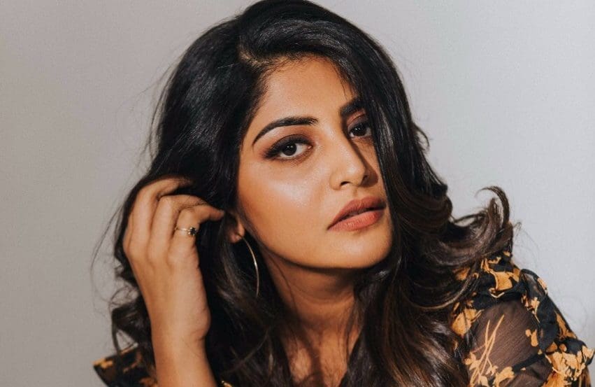 Actress Manjima Mohan New Photos