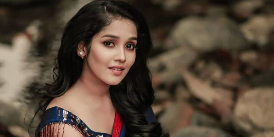 Ajith's Reel daughter afraid to go outside