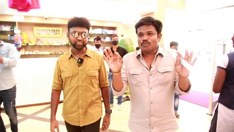 Madurai Muthu Kalakkal Shopping at Velavan Stores
