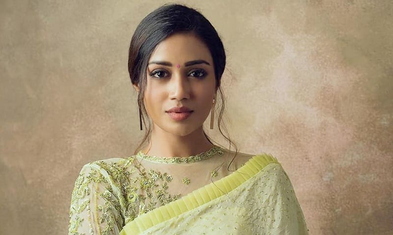 Nivetha Pethuraj loves glamour