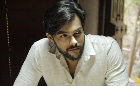 bigg boss aarav six pack