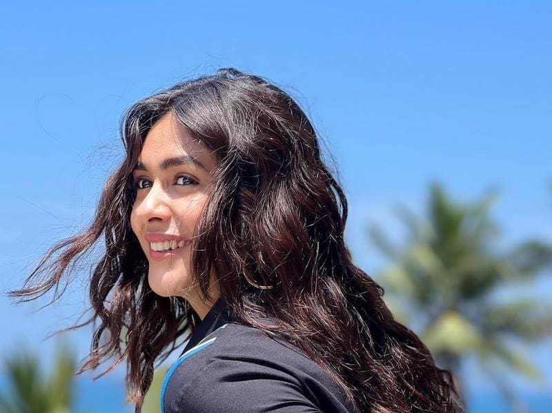 Actress MrunalThakur Latest Photos