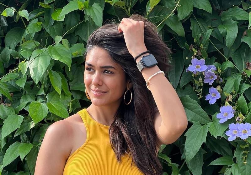 Actress Mrunal Thakur Latest Photos