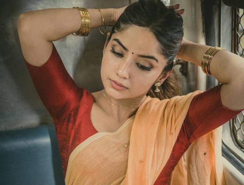 Actress Kashmira Latest Photos