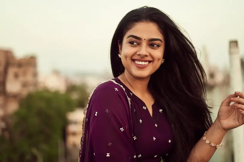 Actress Siddhi Idnani latest photo