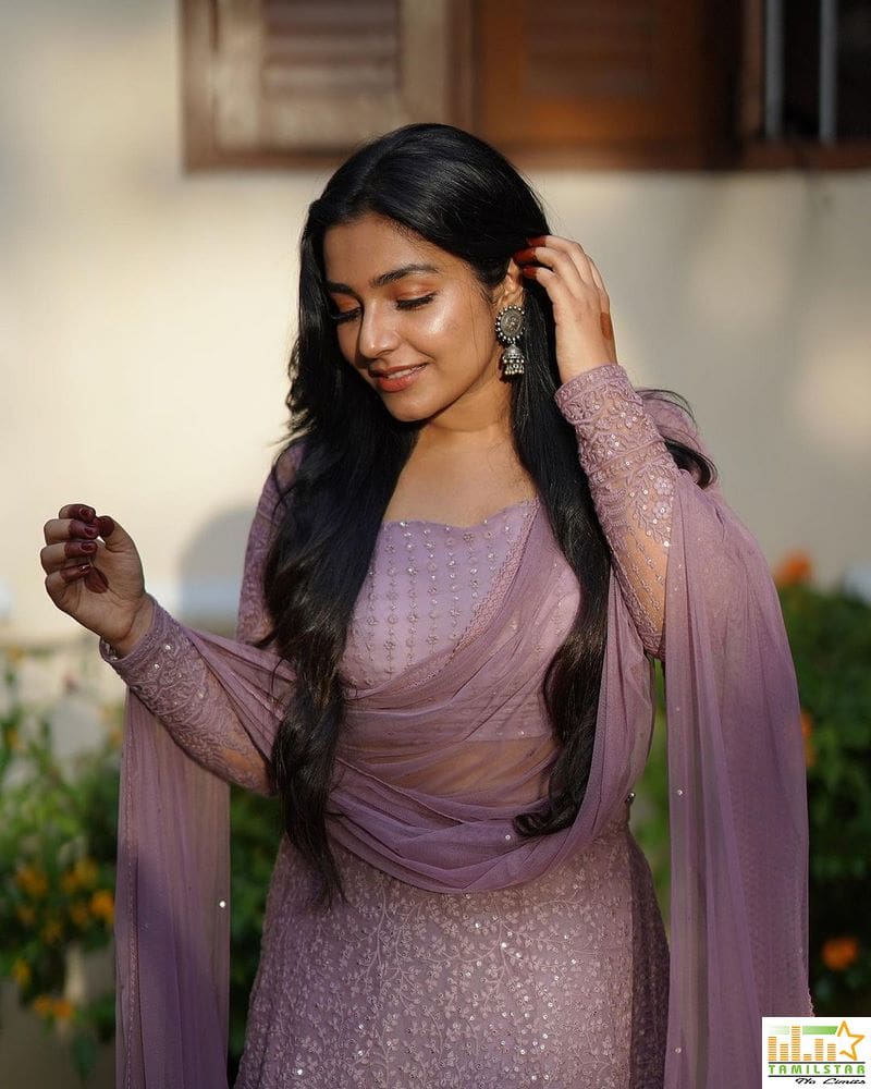 Actress RajishaVijayan Latest Photos