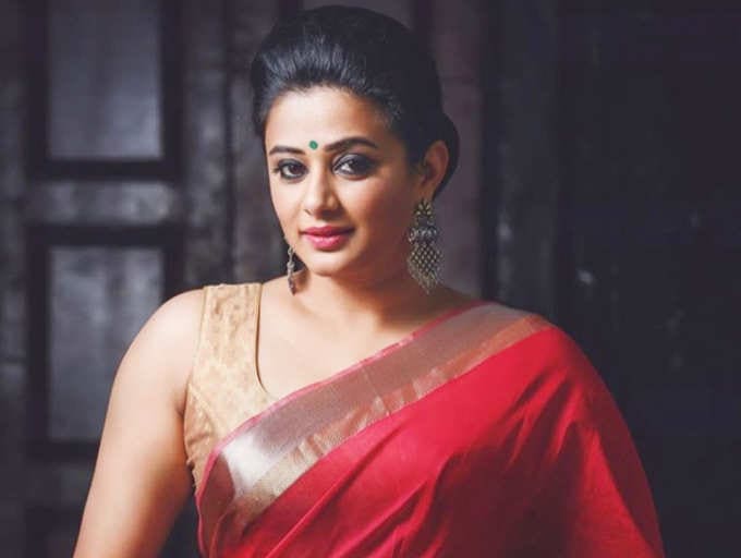 I am not allowed to act in the kissing scene- Priyamani