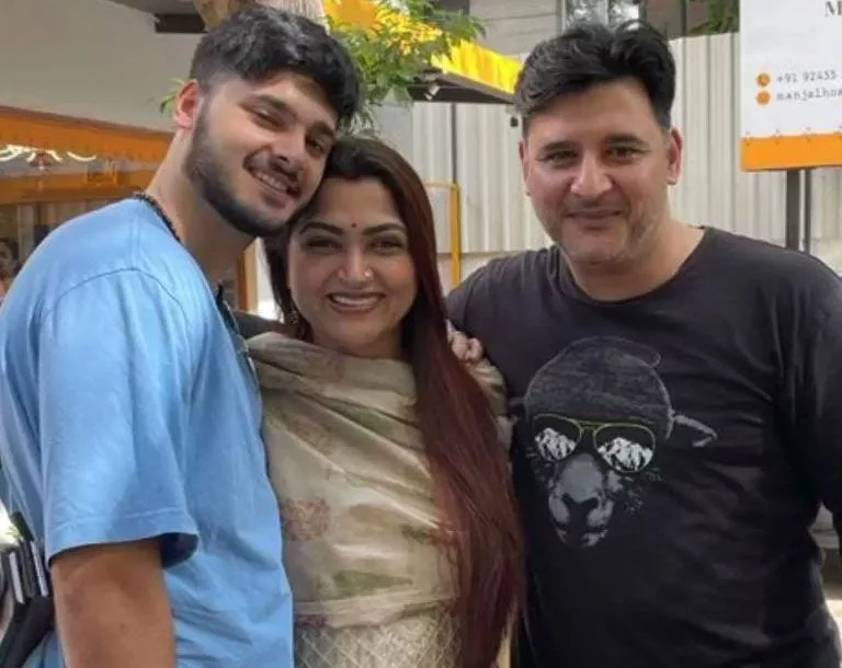actor-abbas-son photo viral