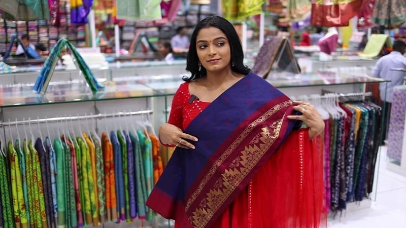 serial actress ashwini-aanandita-shopping-in-velavan-stores