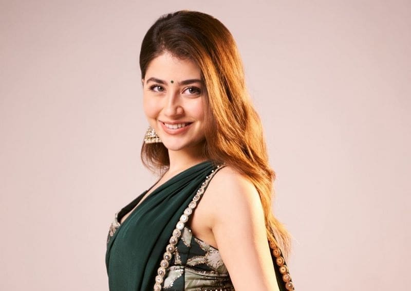 Actress AditiBhatia Latest Photos
