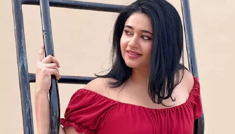 poonam bajwa latest photoshoot photos