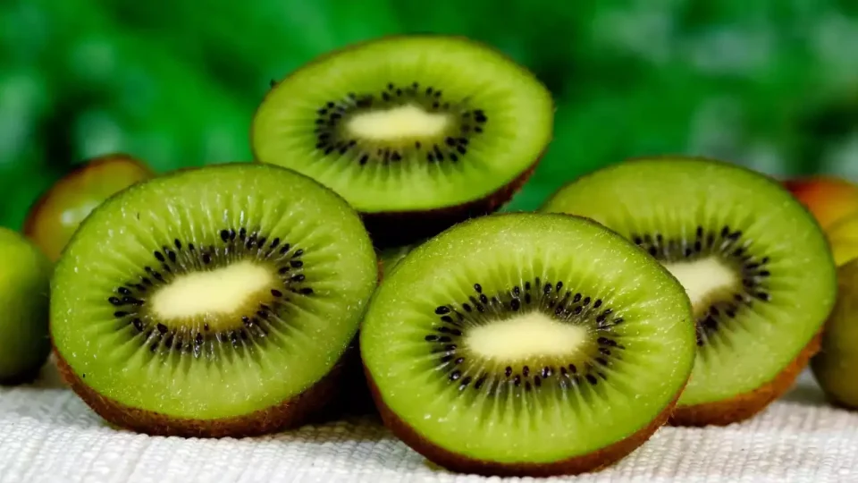 benifits eating kiwi fruits