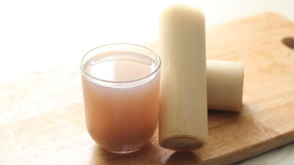 Benefits of drinking banana stem juice